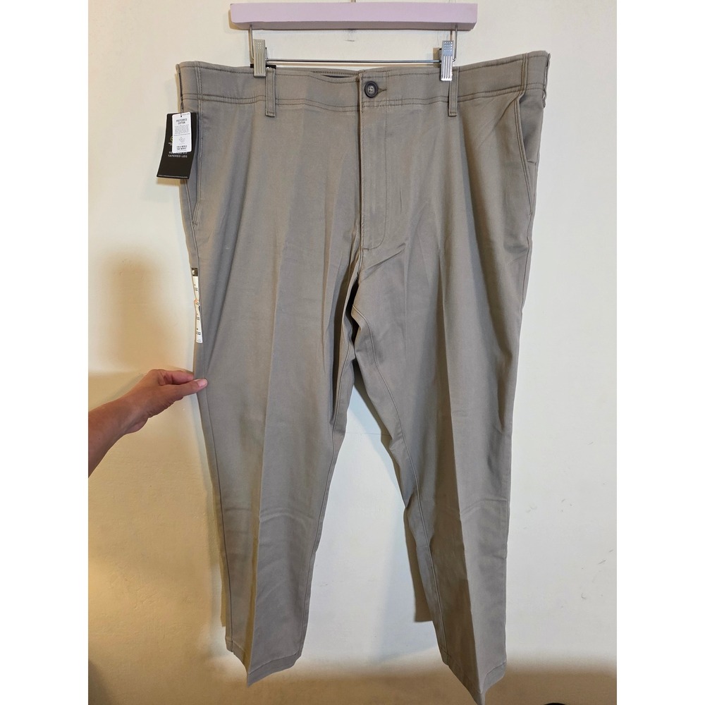 Lee Extreme Motion Relaxed Tapered Leg Khaki Pants Mens 42x32 Tan Chino NWT
